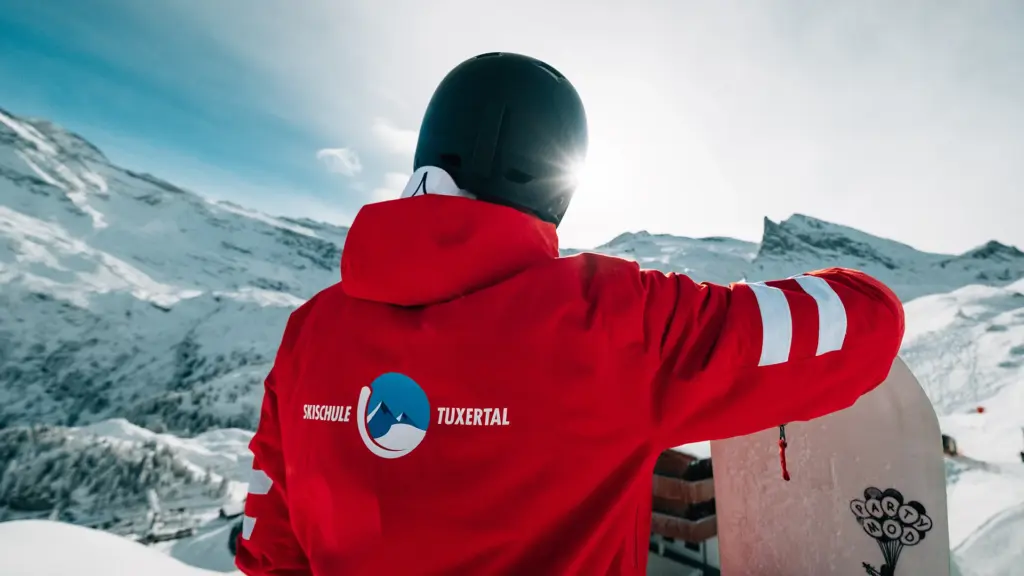 Skischule Tuxertal Panoramablick Sonne